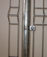 3D panel holder for round post - zinc end