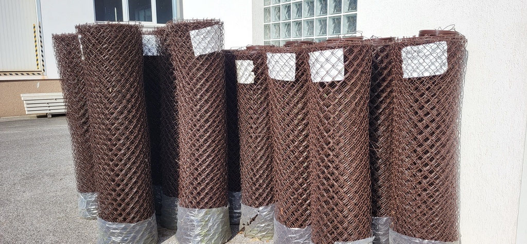 Plastic mesh 160 cm, 2.7 mm - brown