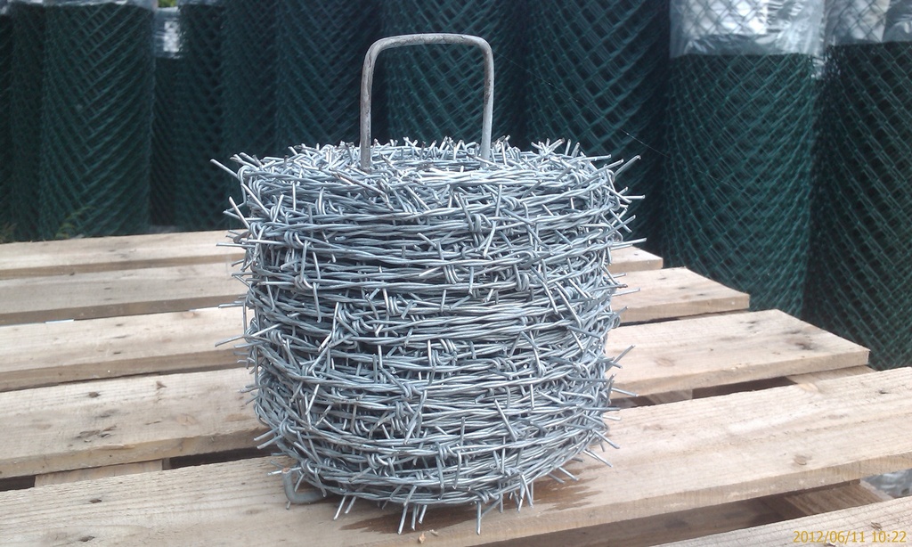 Galvanized barbed wire - 200 m 